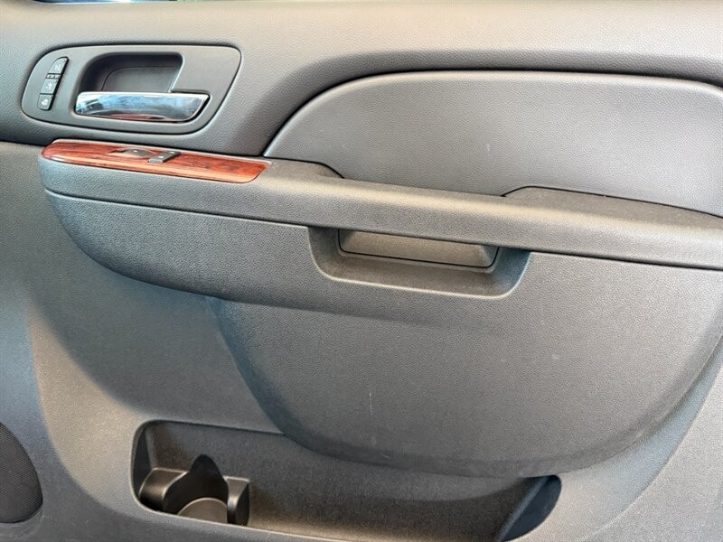 GMC Sierra 3500HD Vehicle Full-screen Gallery Image 33