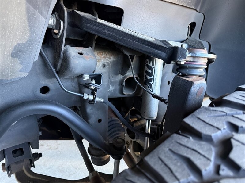 GMC Sierra 3500HD Vehicle Full-screen Gallery Image 34