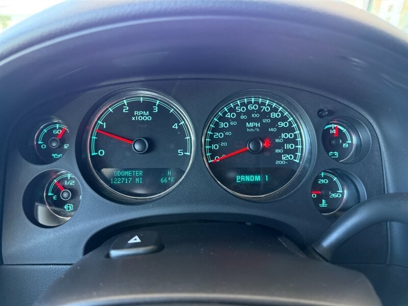 GMC Sierra 3500HD Vehicle Full-screen Gallery Image 36