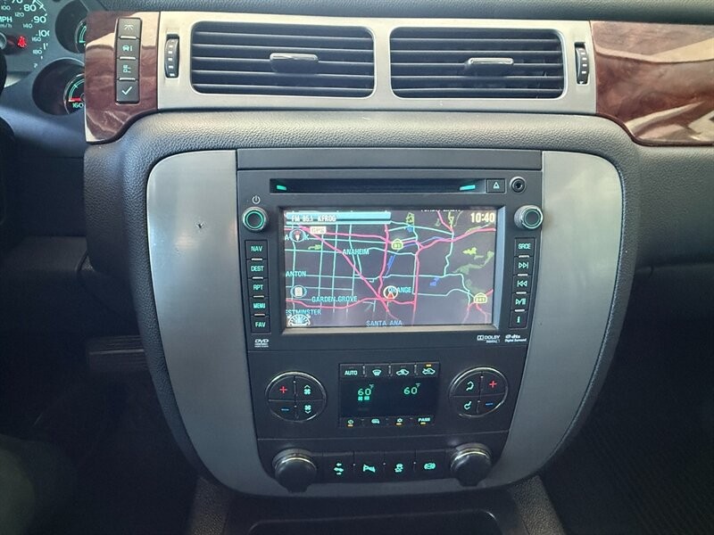 GMC Sierra 3500HD Vehicle Full-screen Gallery Image 37