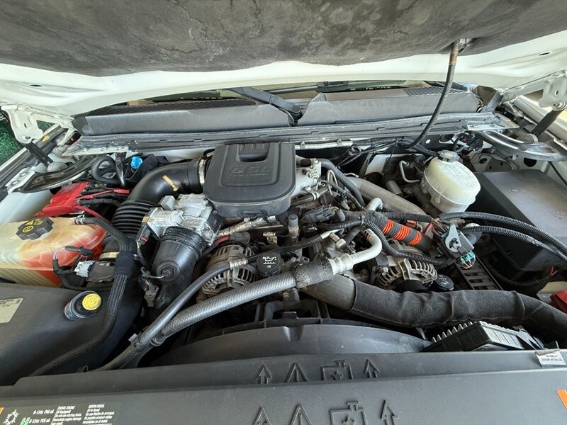 GMC Sierra 3500HD Vehicle Full-screen Gallery Image 40