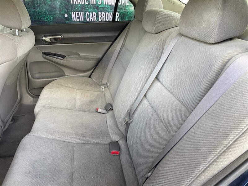 Honda Civic Sedan Vehicle Full-screen Gallery Image 23