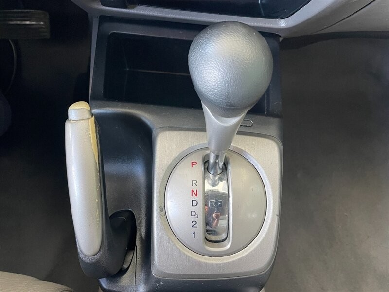 Honda Civic Sedan Vehicle Full-screen Gallery Image 28