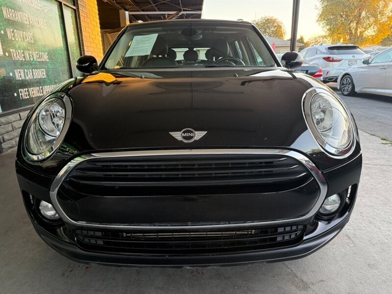 MINI Cooper Clubman Vehicle Full-screen Gallery Image 12