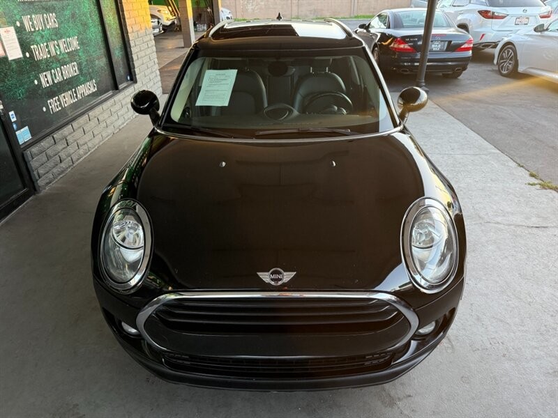 MINI Cooper Clubman Vehicle Full-screen Gallery Image 13