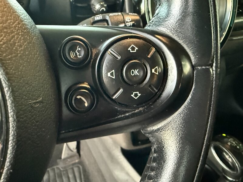 MINI Cooper Clubman Vehicle Full-screen Gallery Image 21