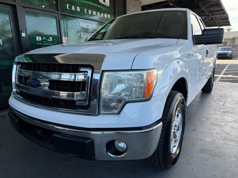 Ford F-150 Vehicle Full-screen Gallery Image 03