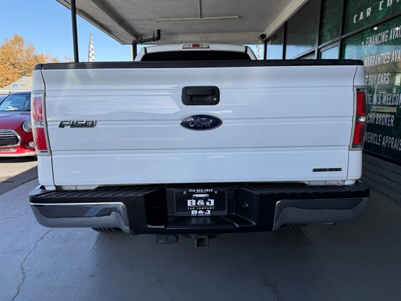 Ford F-150 Vehicle Full-screen Gallery Image 14