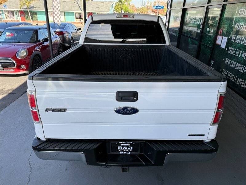 Ford F-150 Vehicle Full-screen Gallery Image 15