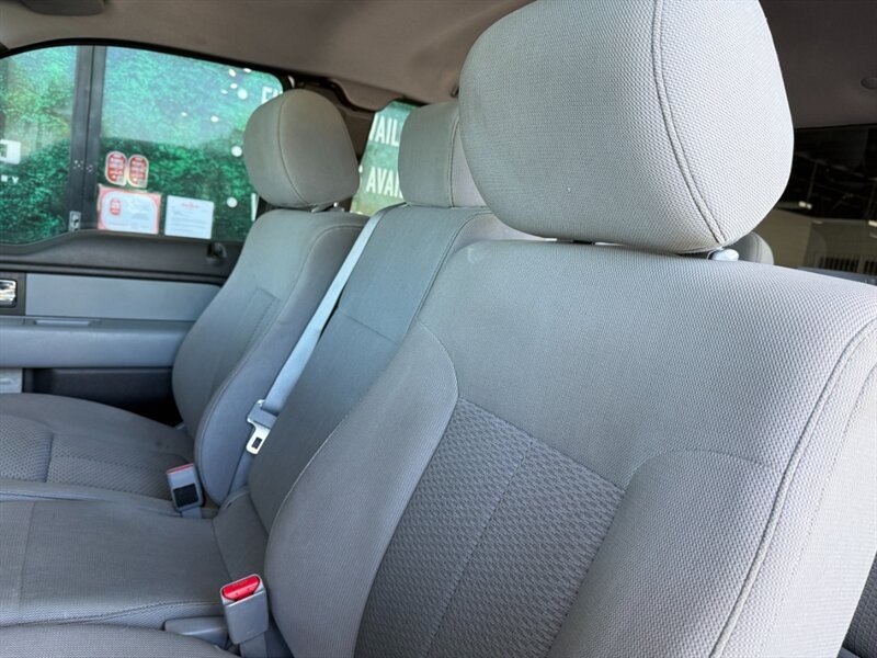 Ford F-150 Vehicle Full-screen Gallery Image 19