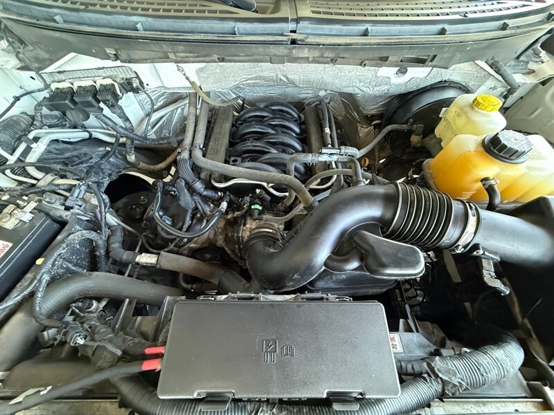 Ford F-150 Vehicle Full-screen Gallery Image 33