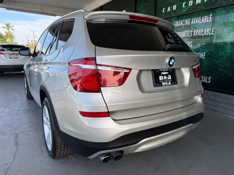 BMW X3 Vehicle Full-screen Gallery Image 07