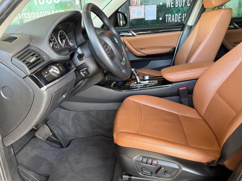 BMW X3 Vehicle Full-screen Gallery Image 19