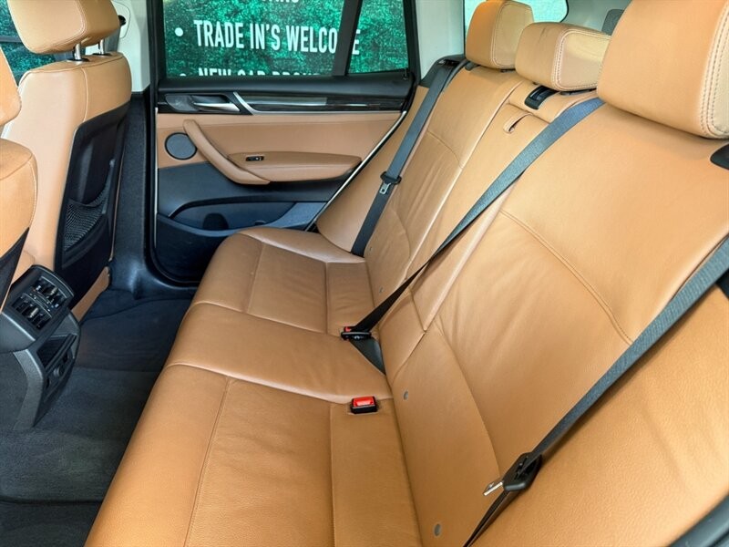 BMW X3 Vehicle Full-screen Gallery Image 27