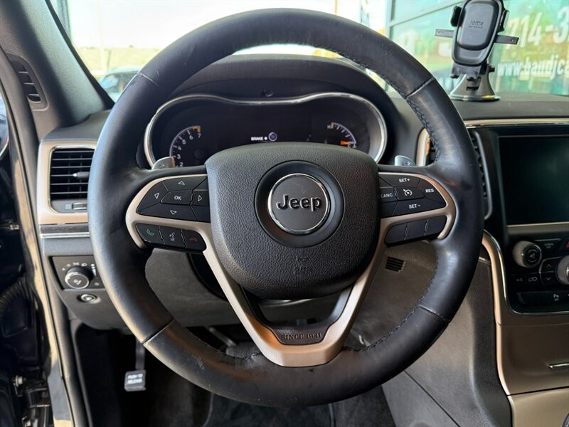 Jeep Grand Cherokee Vehicle Full-screen Gallery Image 19