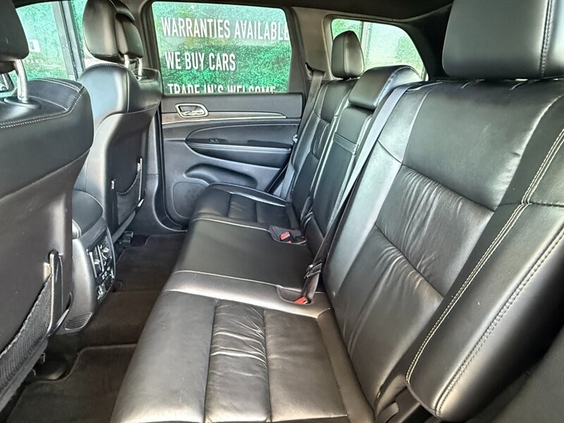 Jeep Grand Cherokee Vehicle Full-screen Gallery Image 25