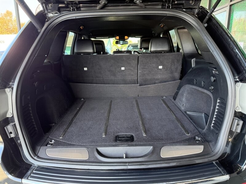 Jeep Grand Cherokee Vehicle Full-screen Gallery Image 38