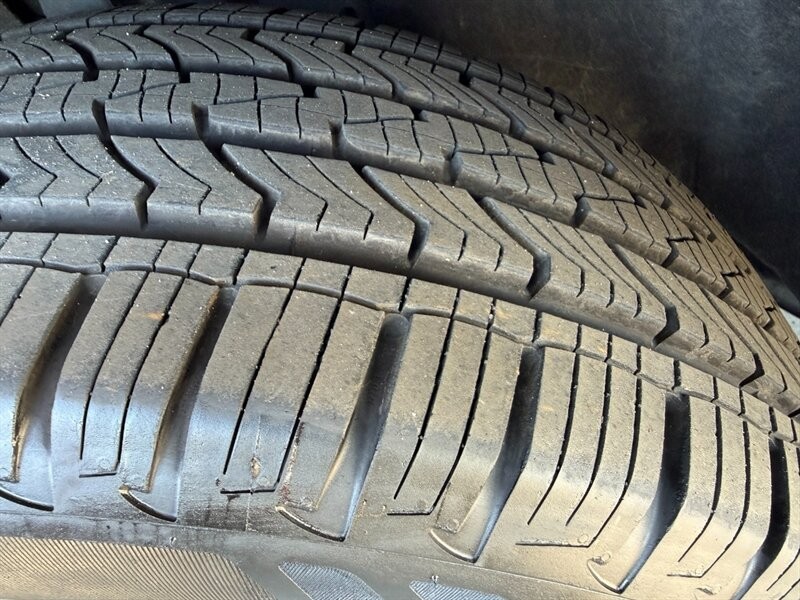 Jeep Grand Cherokee Vehicle Full-screen Gallery Image 41