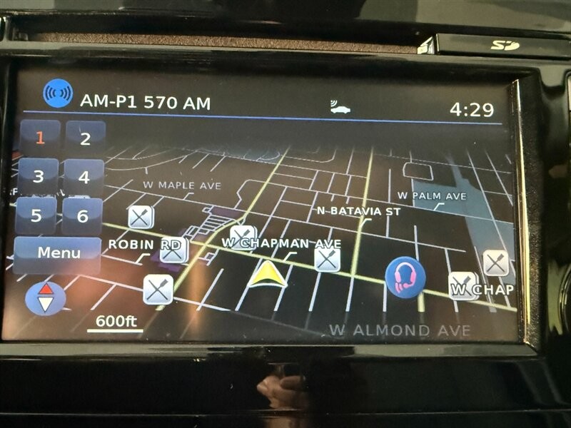 Nissan Rogue Sport Vehicle Full-screen Gallery Image 34