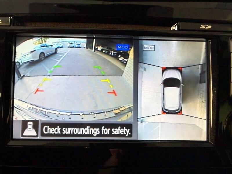 Nissan Rogue Sport Vehicle Full-screen Gallery Image 35