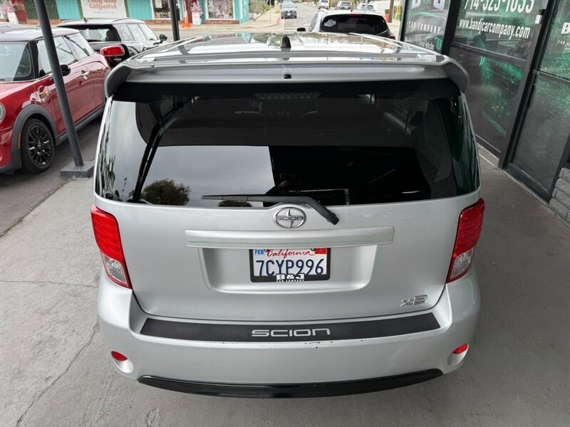 Scion xB Vehicle Full-screen Gallery Image 15