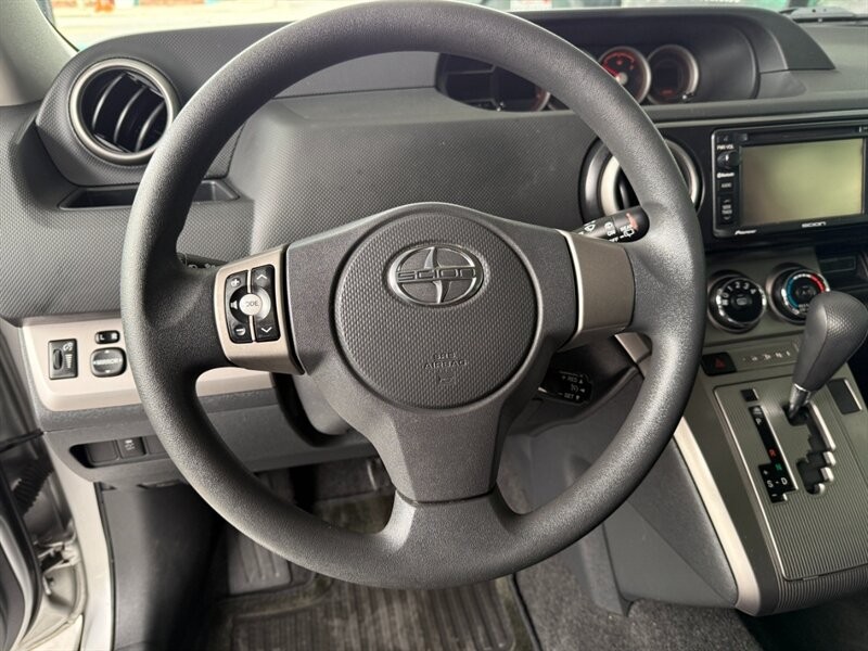 Scion xB Vehicle Full-screen Gallery Image 19