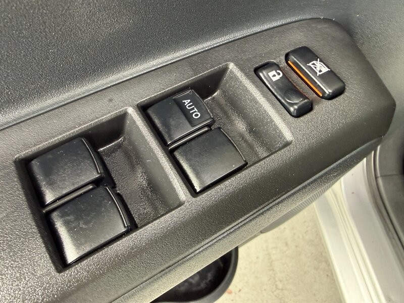 Scion xB Vehicle Full-screen Gallery Image 23