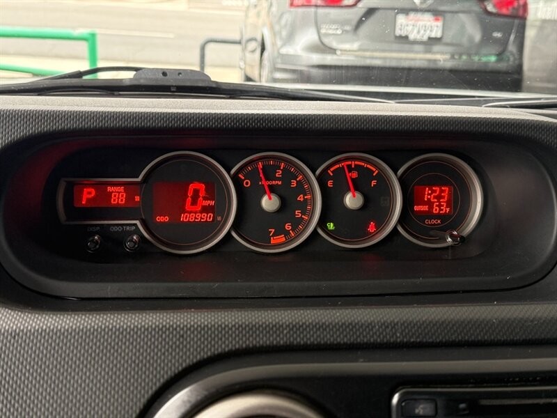 Scion xB Vehicle Full-screen Gallery Image 27