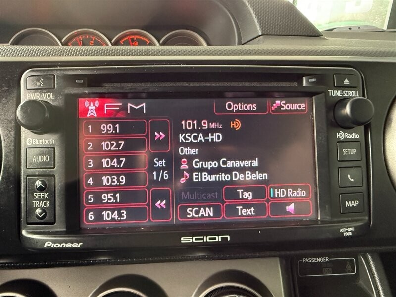 Scion xB Vehicle Full-screen Gallery Image 29