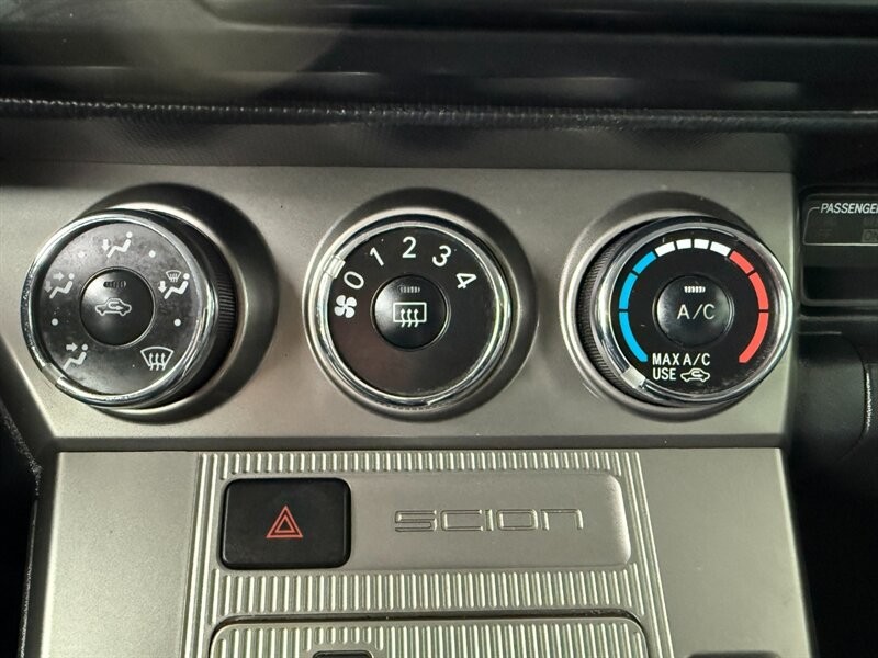 Scion xB Vehicle Full-screen Gallery Image 30