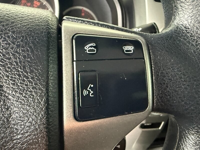 Toyota 4Runner Vehicle Full-screen Gallery Image 24