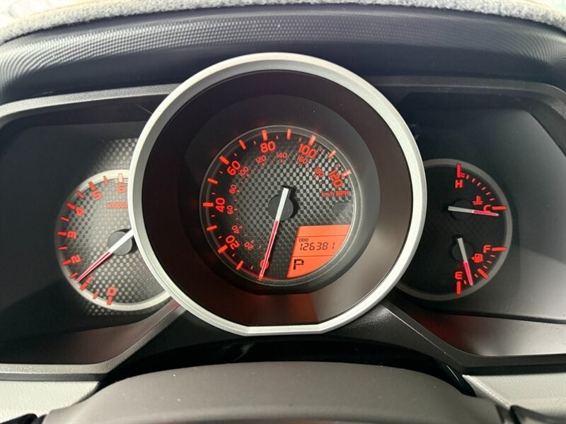 Toyota 4Runner Vehicle Full-screen Gallery Image 34