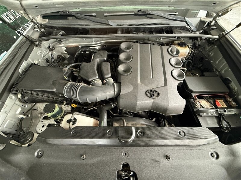 Toyota 4Runner Vehicle Full-screen Gallery Image 41