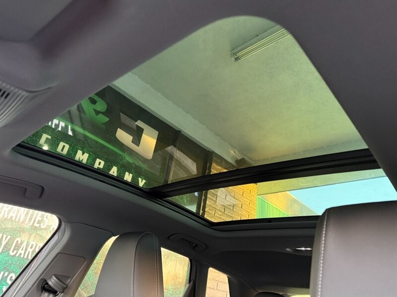 Audi Q4 e-tron Vehicle Full-screen Gallery Image 17