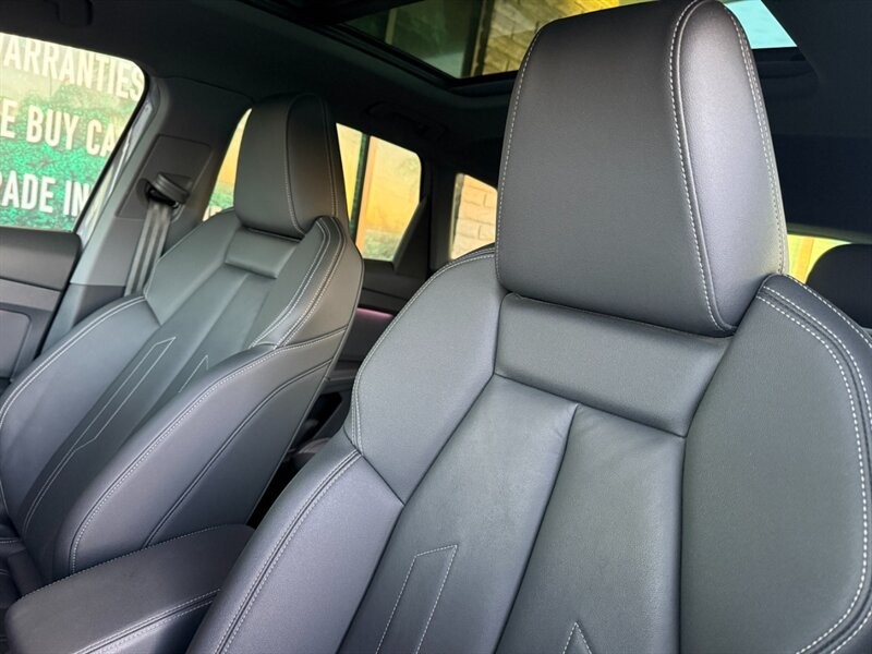 Audi Q4 e-tron Vehicle Full-screen Gallery Image 20