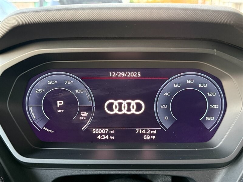 Audi Q4 e-tron Vehicle Full-screen Gallery Image 31