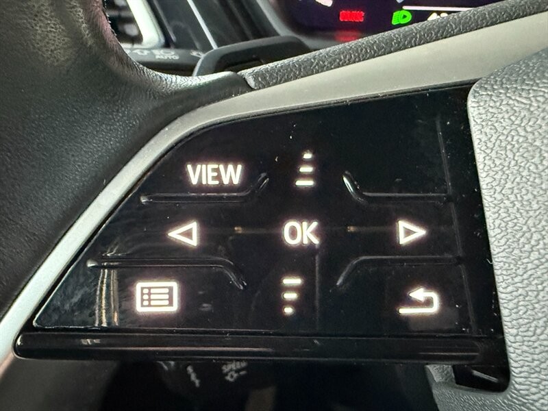 Audi Q4 e-tron Vehicle Full-screen Gallery Image 32