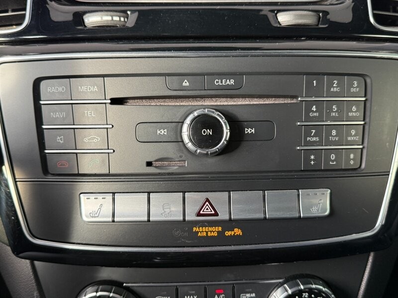 Mercedes-Benz GLE Vehicle Full-screen Gallery Image 33