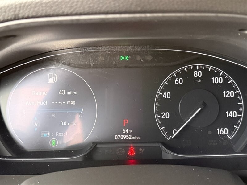 Honda Accord Sedan Vehicle Full-screen Gallery Image 28