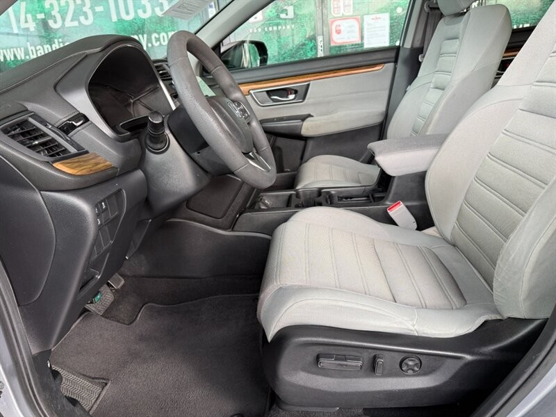 Honda CR-V Vehicle Full-screen Gallery Image 16