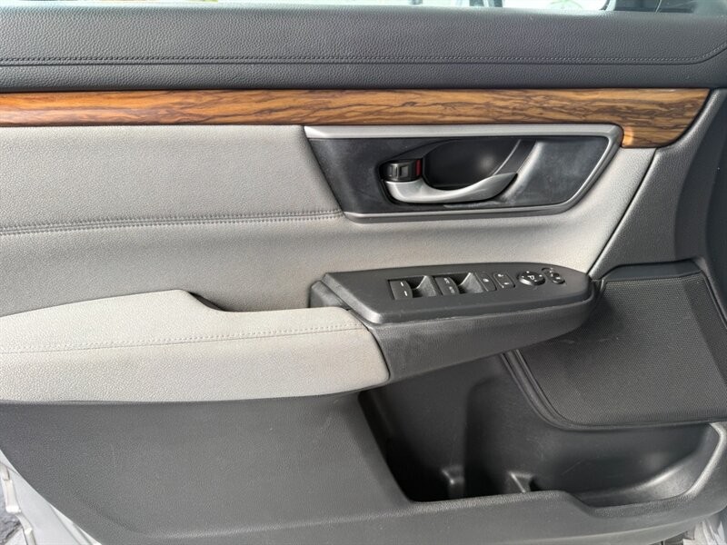 Honda CR-V Vehicle Full-screen Gallery Image 21