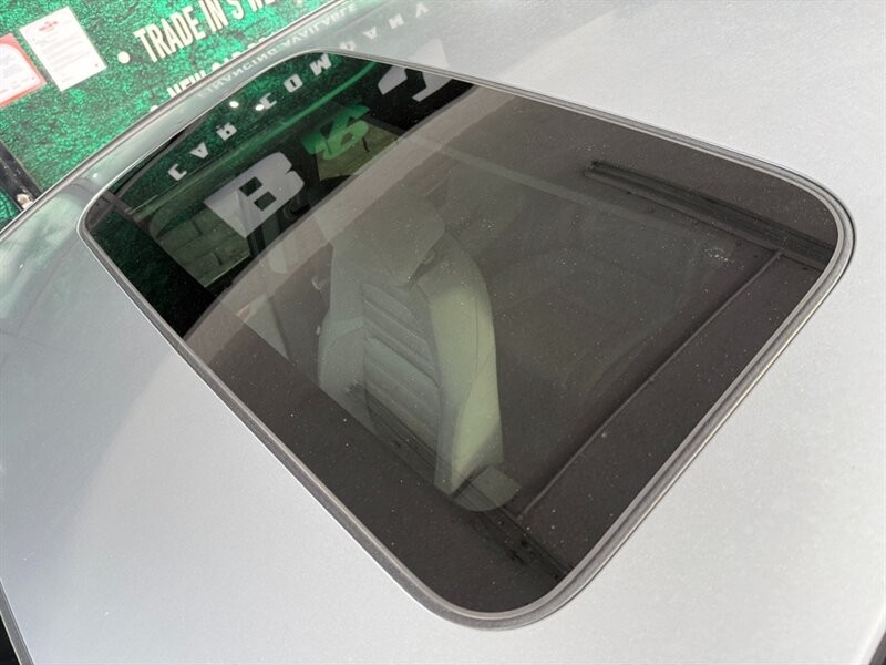 Honda CR-V Vehicle Full-screen Gallery Image 34