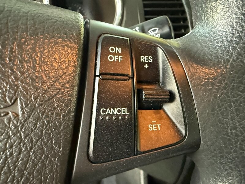 Kia Sorento Vehicle Full-screen Gallery Image 21