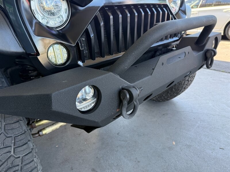 Jeep Wrangler Unlimited Vehicle Full-screen Gallery Image 28