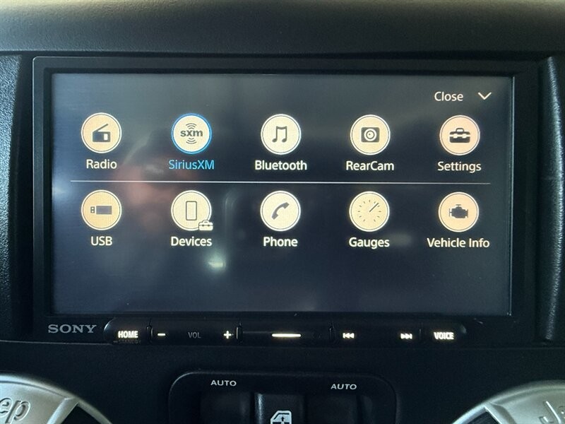 Jeep Wrangler Unlimited Vehicle Full-screen Gallery Image 33