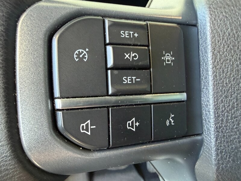 Ford F-150 Lightning Vehicle Full-screen Gallery Image 22