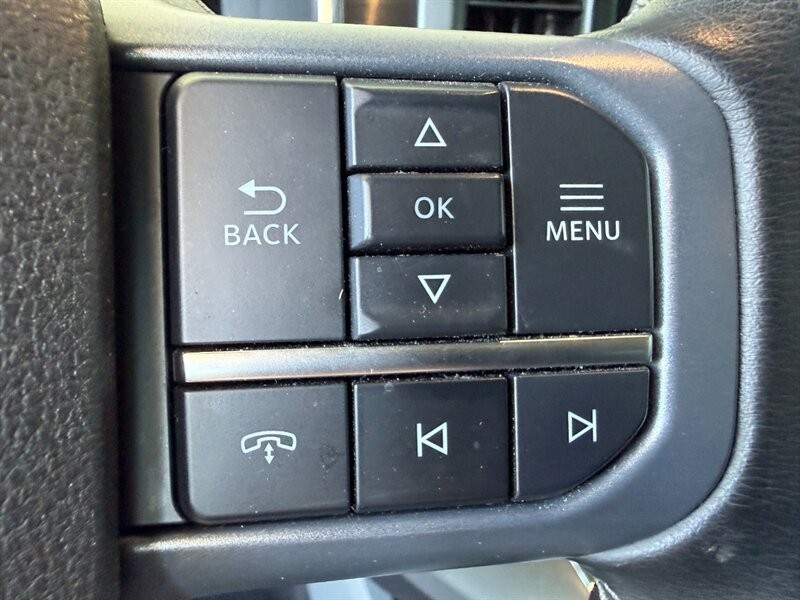 Ford F-150 Lightning Vehicle Full-screen Gallery Image 23