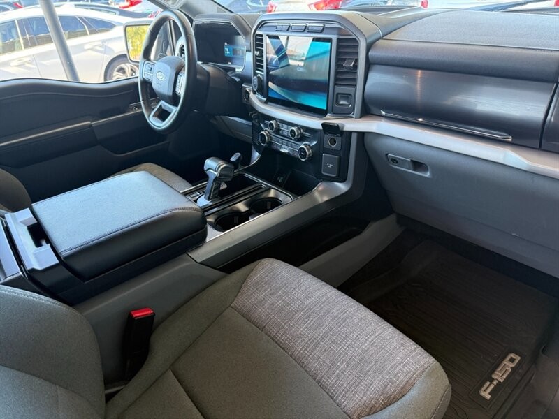 Ford F-150 Lightning Vehicle Full-screen Gallery Image 29