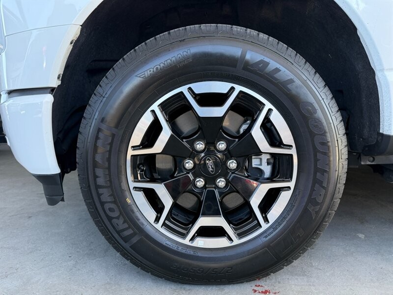 Ford F-150 Lightning Vehicle Full-screen Gallery Image 41