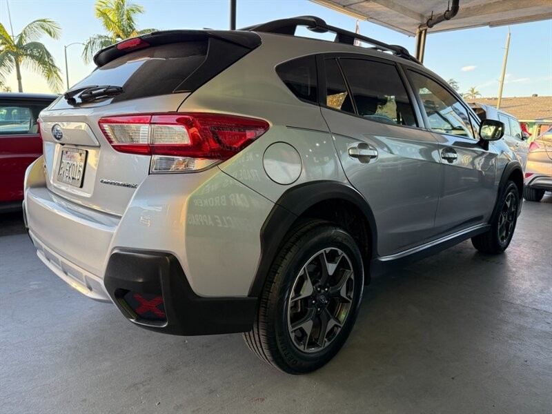 Subaru Crosstrek Vehicle Full-screen Gallery Image 10